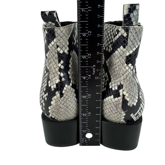 MARC FISHER VIVICA LEATHER POINTED TOE ANKLE BOOTS IN SNAKE PRINT NWOB SIZE 8.5M - Picture 9 of 13